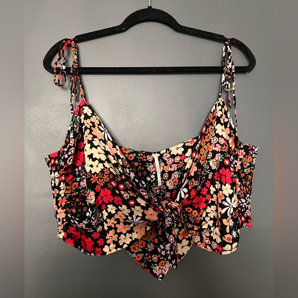 Free People Ava NWOT Reversible
Front Tie Bandana Top - Picture 2 of 13